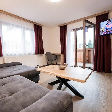 Astenhof Familie Hummel Apartment Fuegen