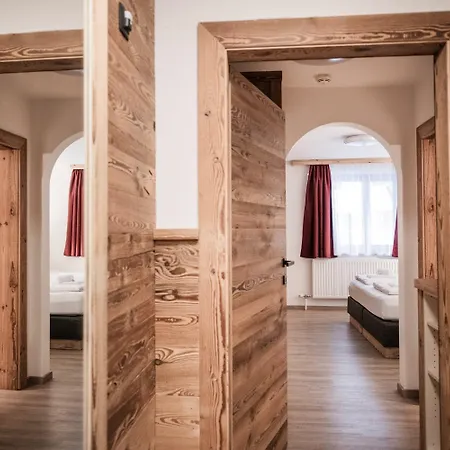 Astenhof Familie Hummel フューゲン