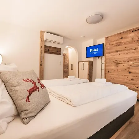 Astenhof Familie Hummel * フューゲン