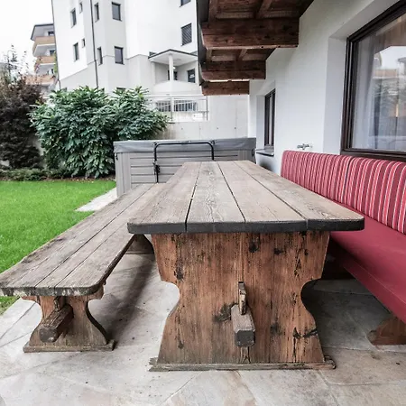 Astenhof Familie Hummel Lägenhet Fügen