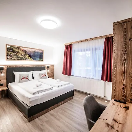 Astenhof Familie Hummel フューゲン