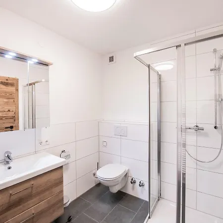 Astenhof Familie Hummel * Fuegen