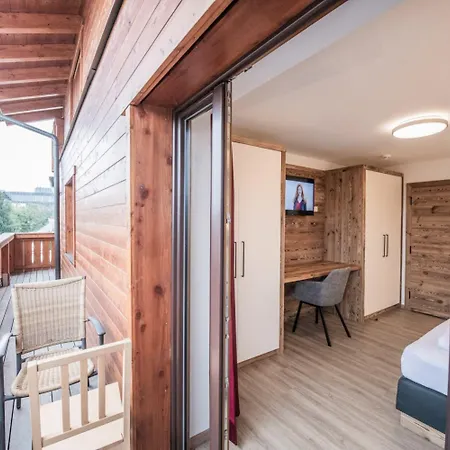 Astenhof Familie Hummel アパート *