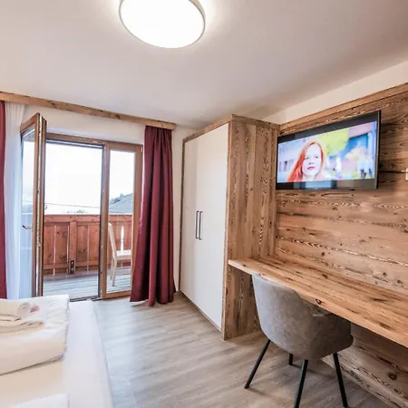 Astenhof Familie Hummel Apartment Fuegen