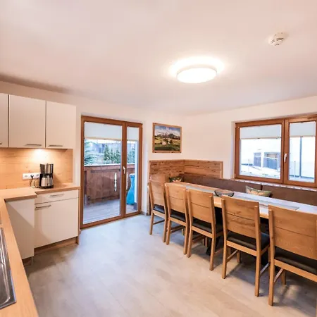 Astenhof Familie Hummel * Fügen